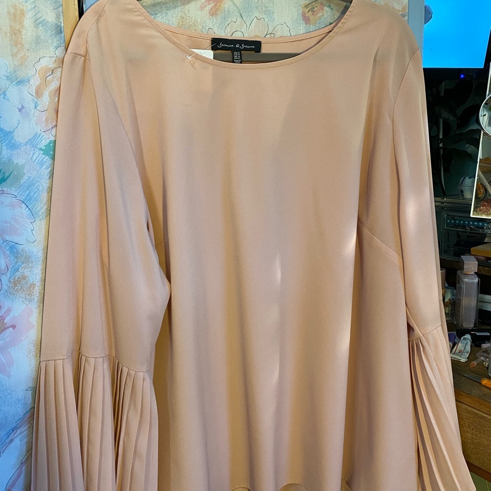 Beautiful rose top.